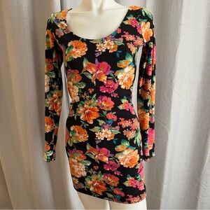 Floral Long Sleeve Dress Keyhole Back Size Medium Soft Lined Vibrant